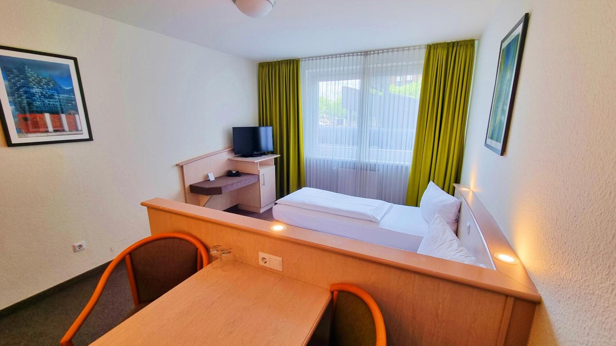 Panorama Hotel 3*